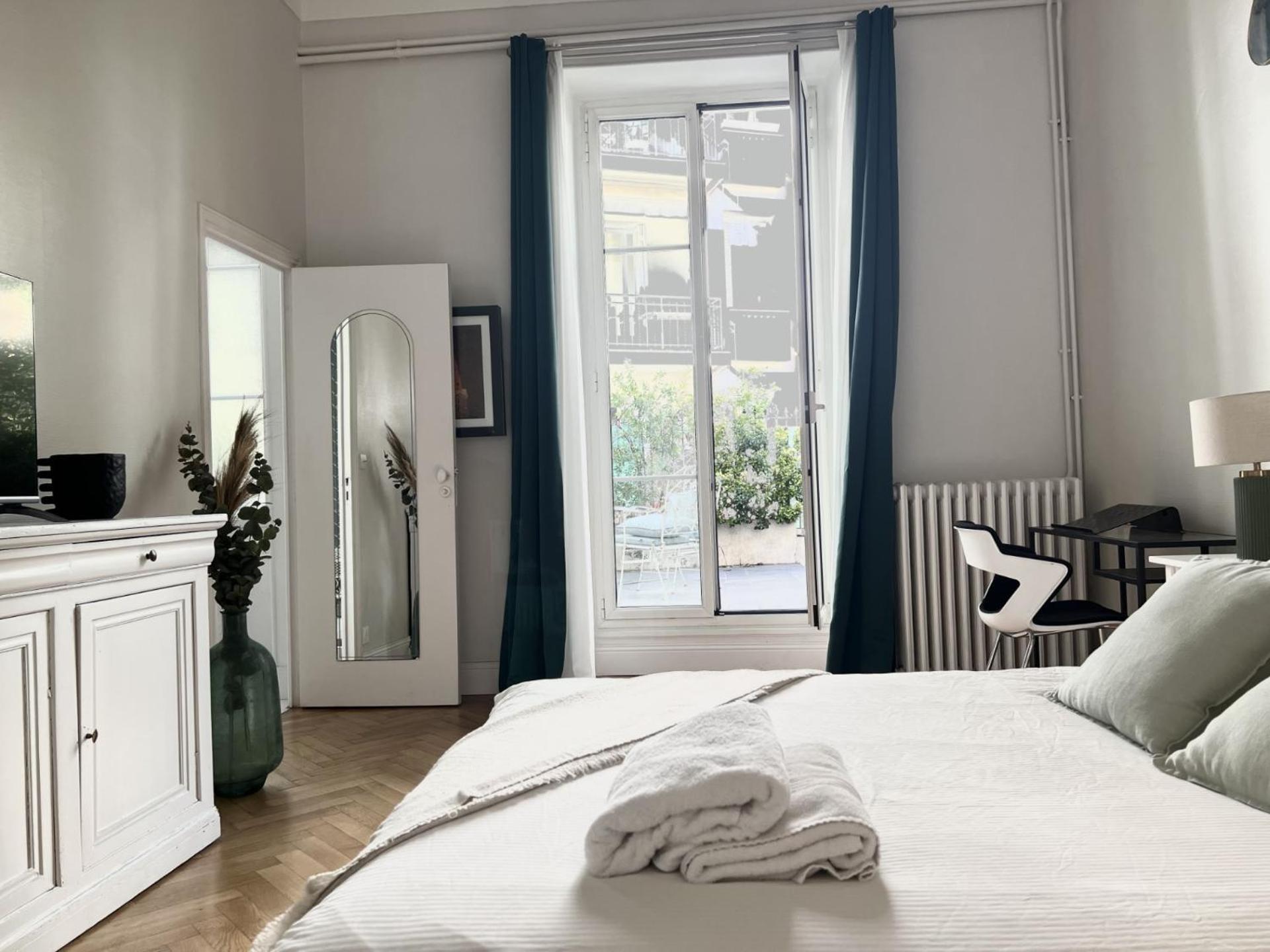 Superbe Appartement De 105 M2, Hyper Centre Avec Terrasse, Parking, A 5 Min De La Mer 니스 외부 사진