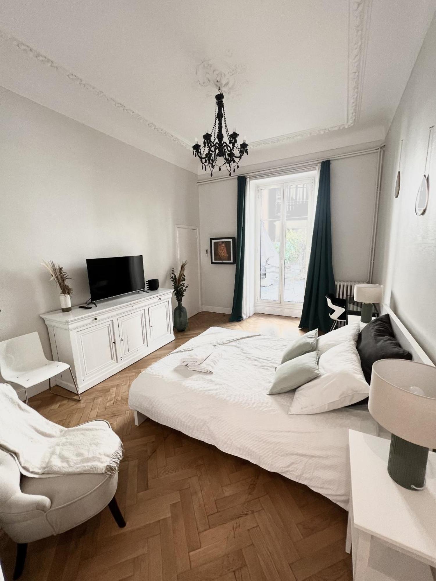 Superbe Appartement De 105 M2, Hyper Centre Avec Terrasse, Parking, A 5 Min De La Mer 니스 외부 사진
